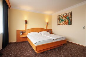 LuCA HOTEL