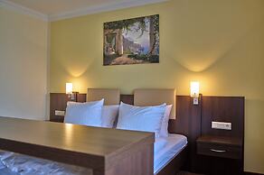 LuCA HOTEL