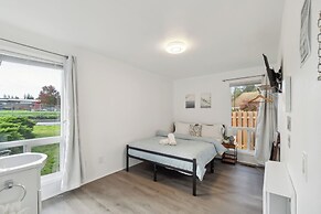 Central Bellevue Retreat