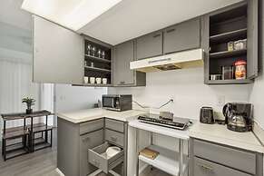 Central Bellevue House