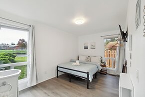 Central Bellevue House