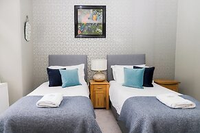 Denecrest Guest House