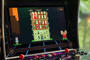 The Copper Bird Cabin