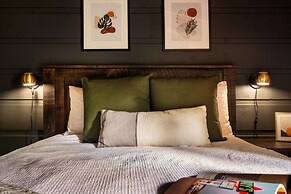 The Copper Bird Cabin