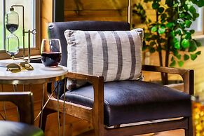 The Copper Bird Cabin