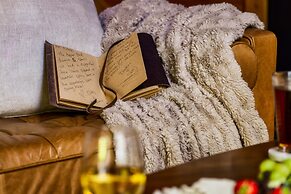 The Copper Bird Cabin