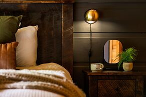 The Copper Bird Cabin