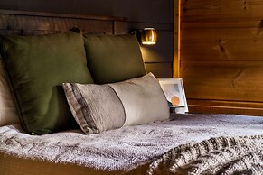 The Copper Bird Cabin