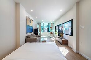 Home by CR Concept in The Center