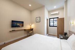 Home by CR Concept in The Center