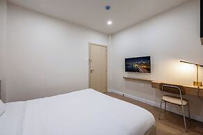 Home by CR Concept in The Center