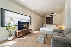 Home by CR Concept in The Center