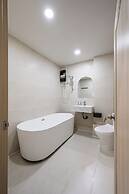 Home by CR Concept in The Center