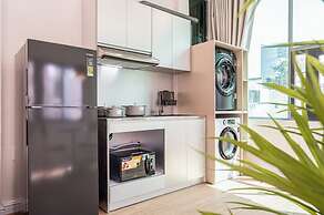 Home by CR Concept in The Center