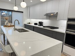 Lakeside Gem - Frenchman's Bay