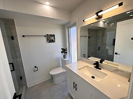 Lakeside Gem - Frenchman's Bay