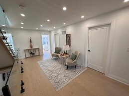 Lakeside Gem - Frenchman's Bay