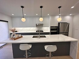 Lakeside Gem - Frenchman's Bay