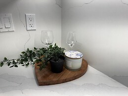 Lakeside Gem - Frenchman's Bay