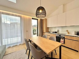 Onia Luxury Escape