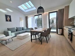 Onia Luxury Escape