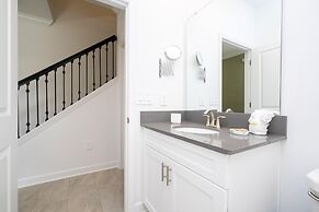 Storey Lake Resort, Private Pool, Near Famous Attractions!!