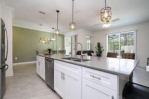 Storey Lake Resort, Private Pool, Near Famous Attractions!!