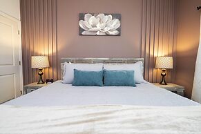 Storey Lake Resort, Private Pool, Near Famous Attractions!!