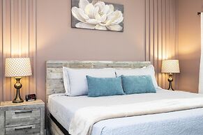 Storey Lake Resort, Private Pool, Near Famous Attractions!!