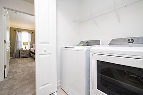 Storey Lake Resort, Private Pool, Near Famous Attractions!!