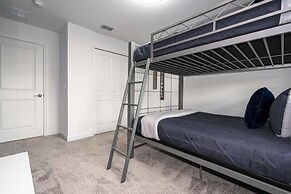 Storey Lake Resort, Private Pool, Near Famous Attractions!!