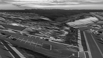 Storey Lake Resort, Private Pool, Near Famous Attractions!!