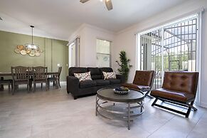 Storey Lake Resort, Private Pool, Near Famous Attractions!!