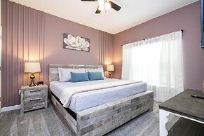 Storey Lake Resort, Private Pool, Near Famous Attractions!!