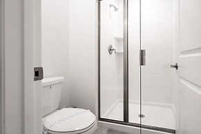 Storey Lake Resort, Private Pool, Near Famous Attractions!!