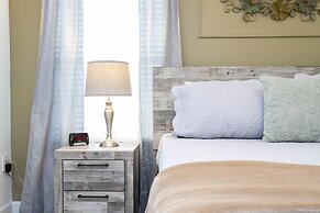 Storey Lake Resort, Private Pool, Near Famous Attractions!!