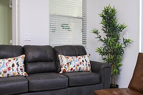 Storey Lake Resort, Private Pool, Near Famous Attractions!!