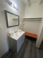 Relax Inn