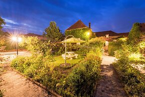Aux Charmes de Maintenon - Adults Only