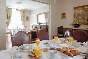 Aux Charmes de Maintenon - Adults Only
