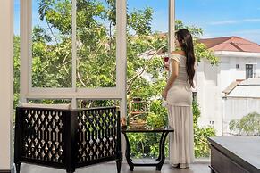 Hoan Cau Hotel