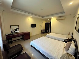Hoan Cau Hotel