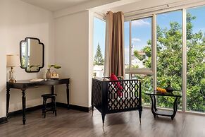 Hoan Cau Hotel