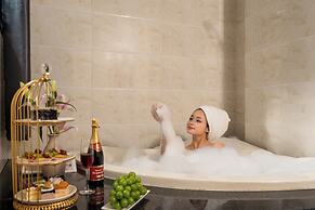 Hoan Cau Hotel