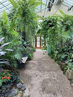 Luxurious Melbourne Apartment With City Views