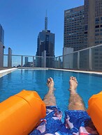 Luxurious Melbourne Apartment With City Views