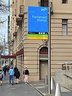 Luxurious Melbourne Apartment With City Views