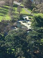 Luxurious Melbourne Apartment With City Views