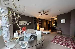 Luxurious Melbourne Apartment With City Views