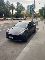 Luxurious Melbourne Apartment With City Views